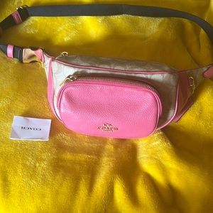 Coach pink & signature adjustable strap fanny pack